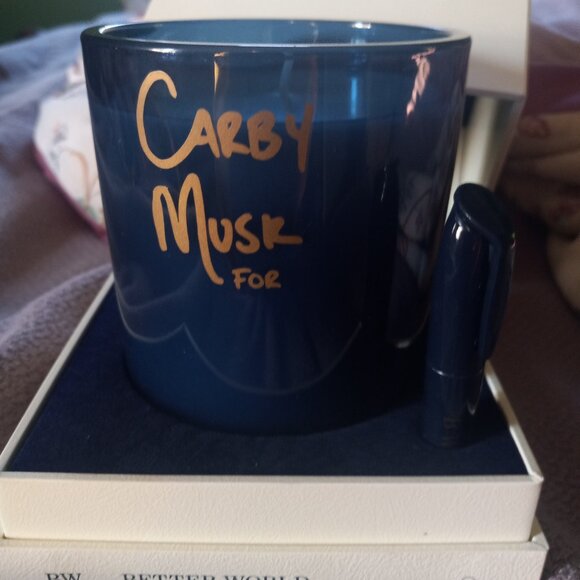 NWT Better World Fragrance House Drake's Carby Musk Candle - Picture 2 of 4